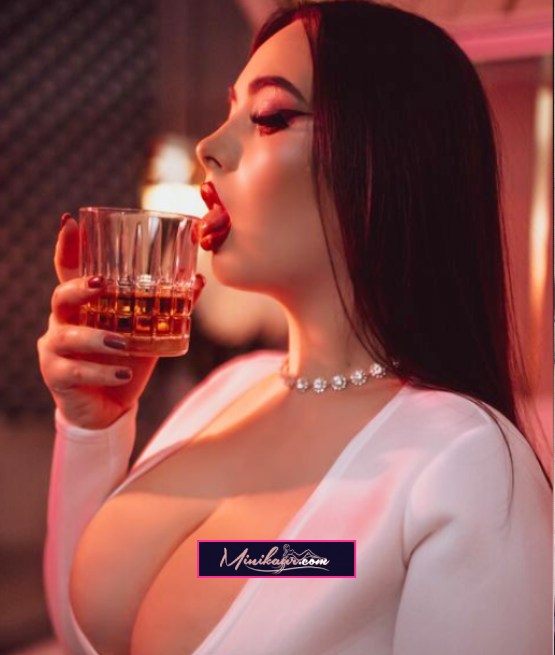 Hazel - European Mix Travel Escort